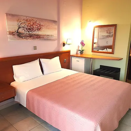Отель Prigipikon And Sofites Лутра Ипатис