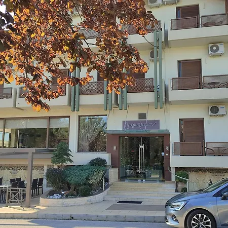 Prigipikon And Sofites Λουτρά Υπάτης